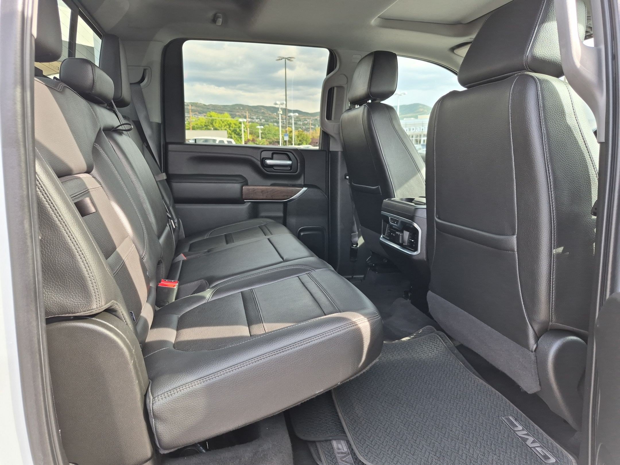 Certified 2020 GMC Sierra 3500 Denali w/ Denali Ultimate Package AWD/4WD image 30