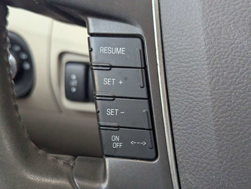 Used 2012 Ford Taurus Limited image 24