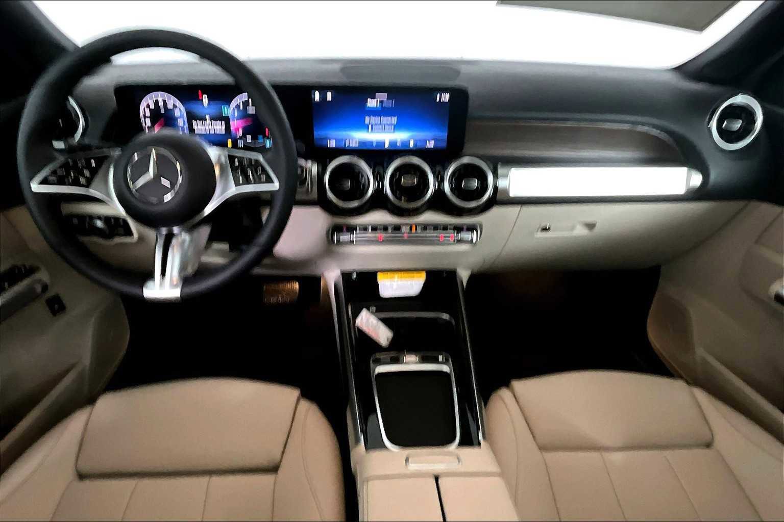 New 2026 Mercedes-Benz GLB 250 4MATIC image 8