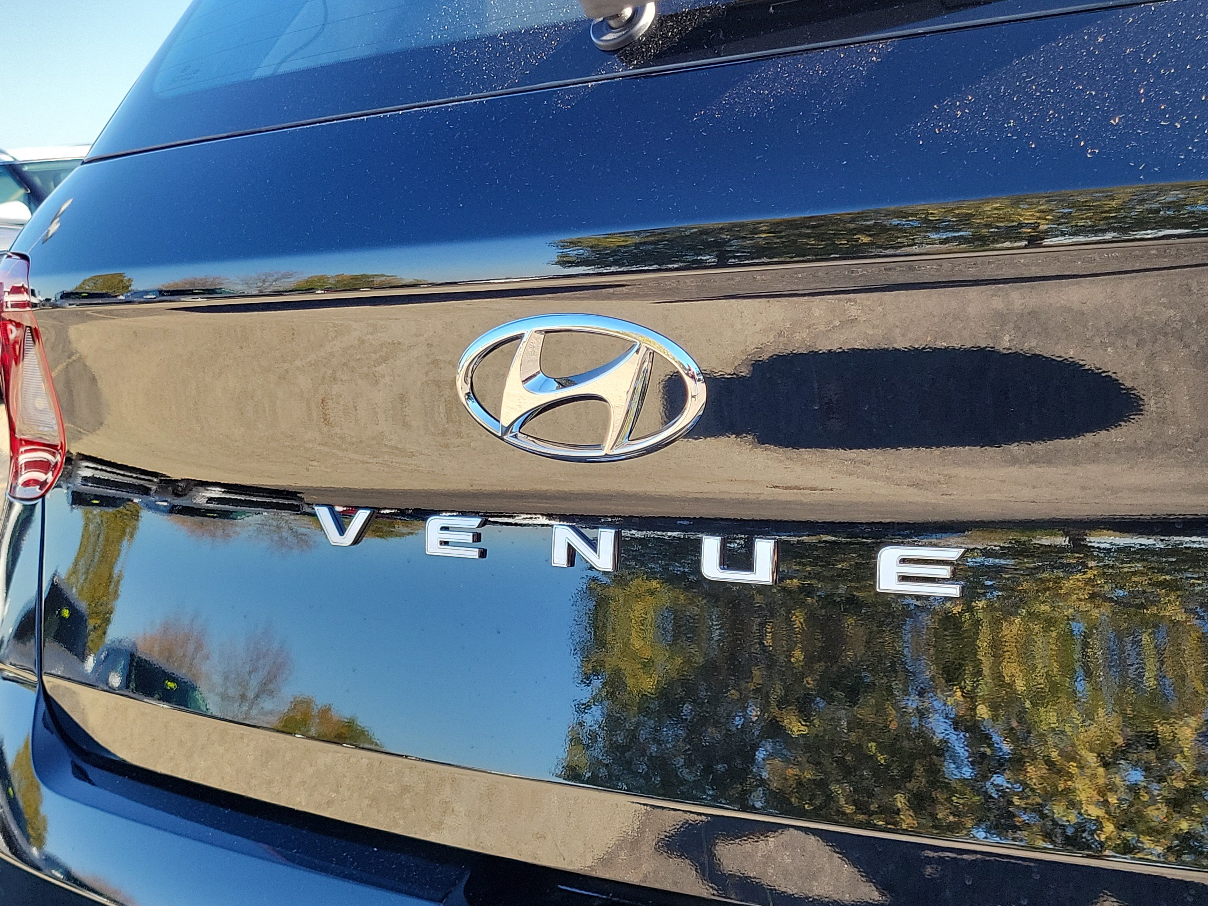New 2026 Hyundai Venue SEL FWD image 6