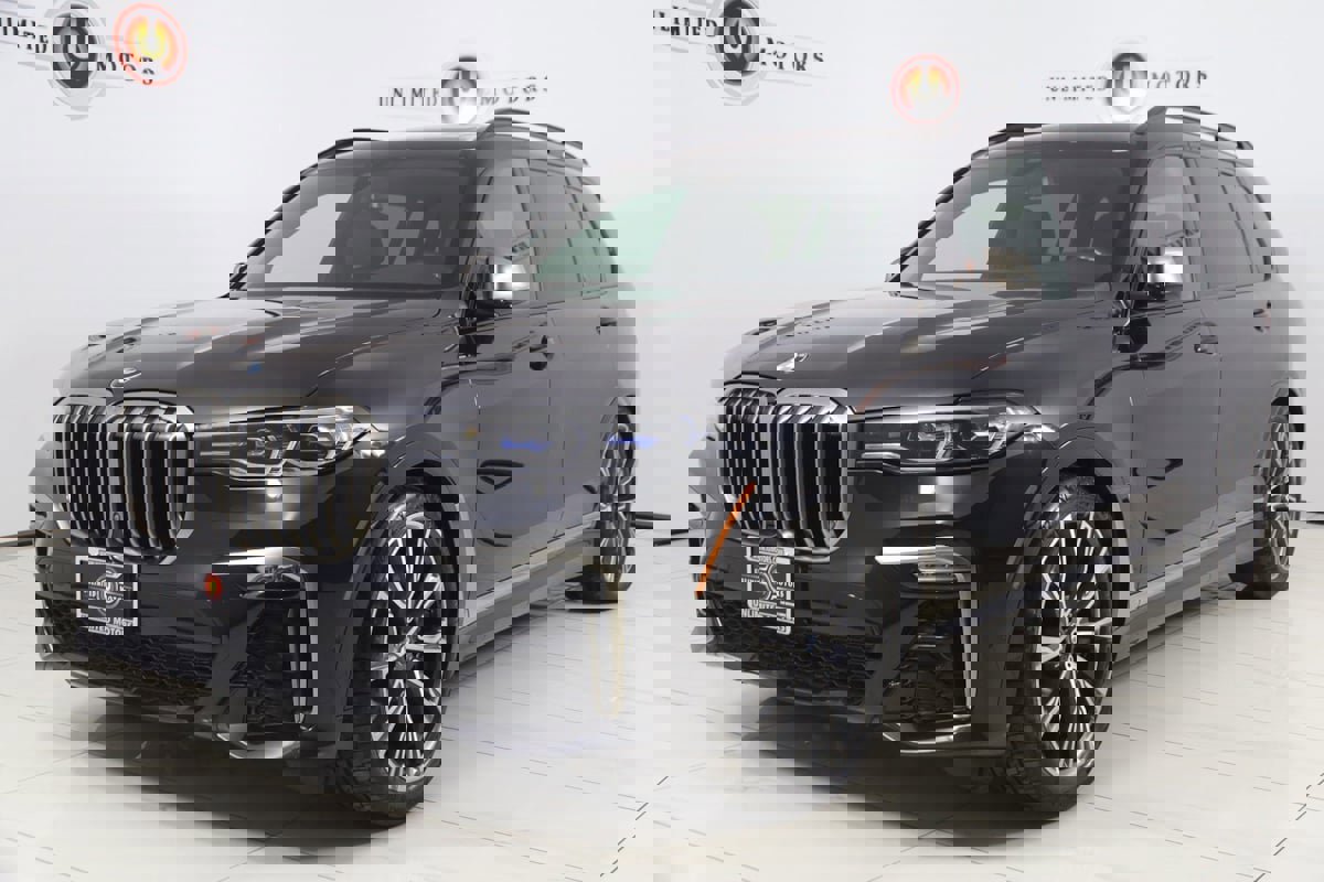 Used 2022 BMW X7 M50i w/ Executive Package image 5