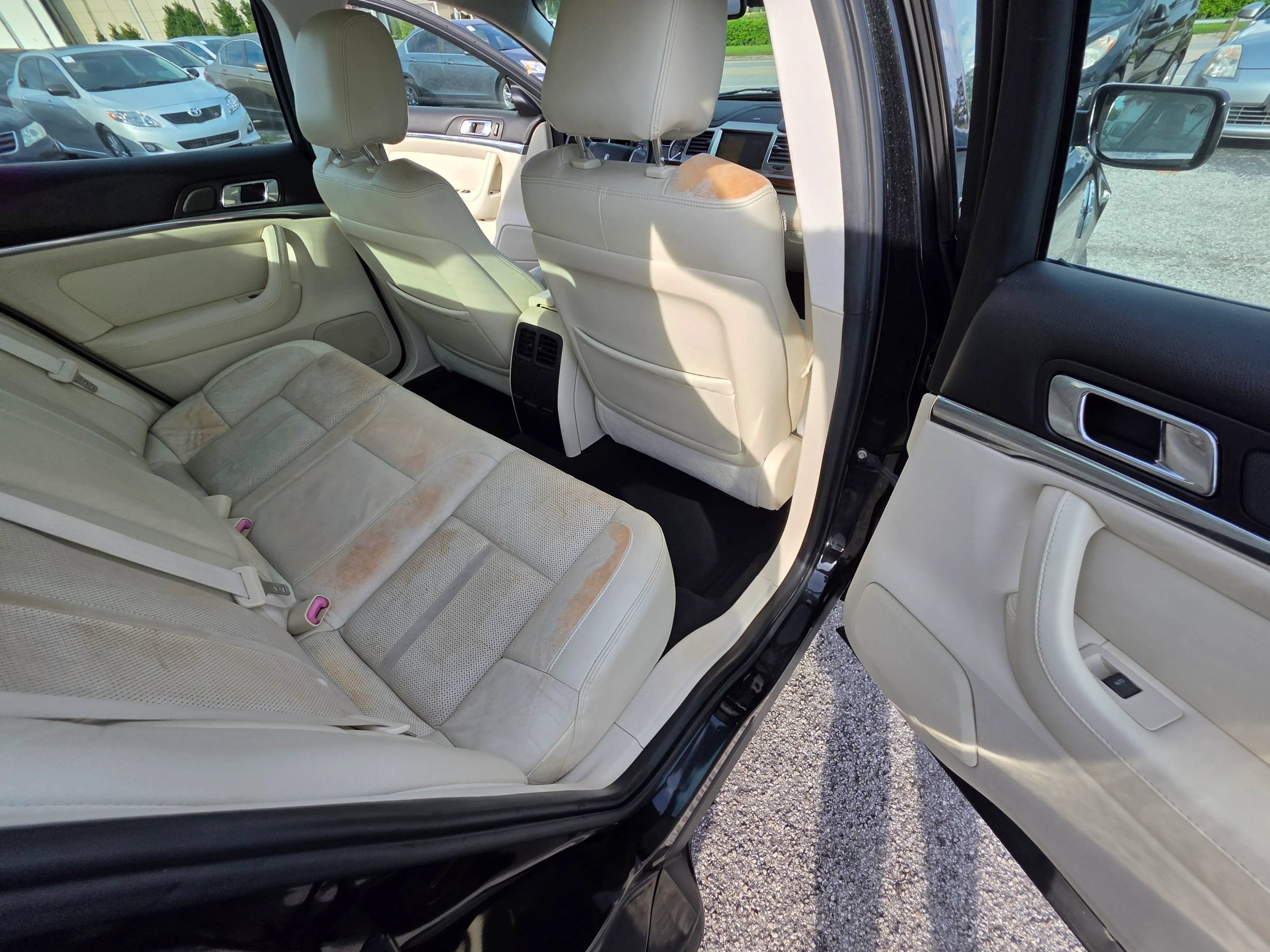 Used 2009 Lincoln MKS FWD image 18
