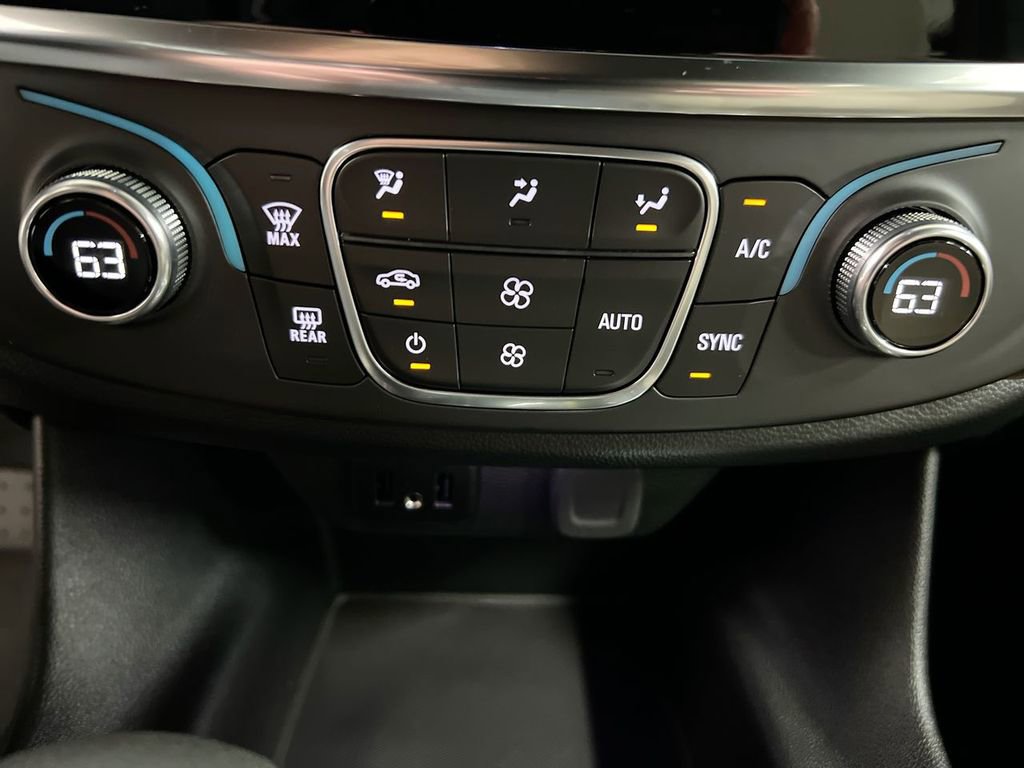 Used 2023 Chevrolet Traverse LS FWD image 15