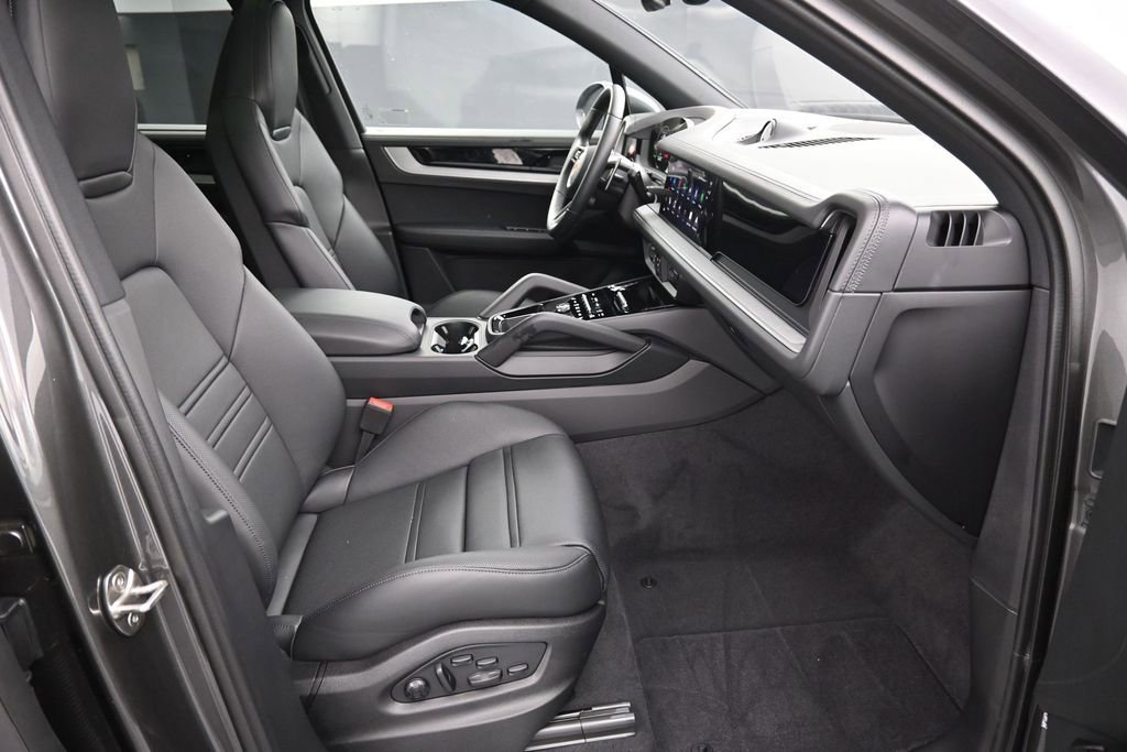 Certified 2026 Porsche Cayenne E-Hybrid AWD/4WD image 27