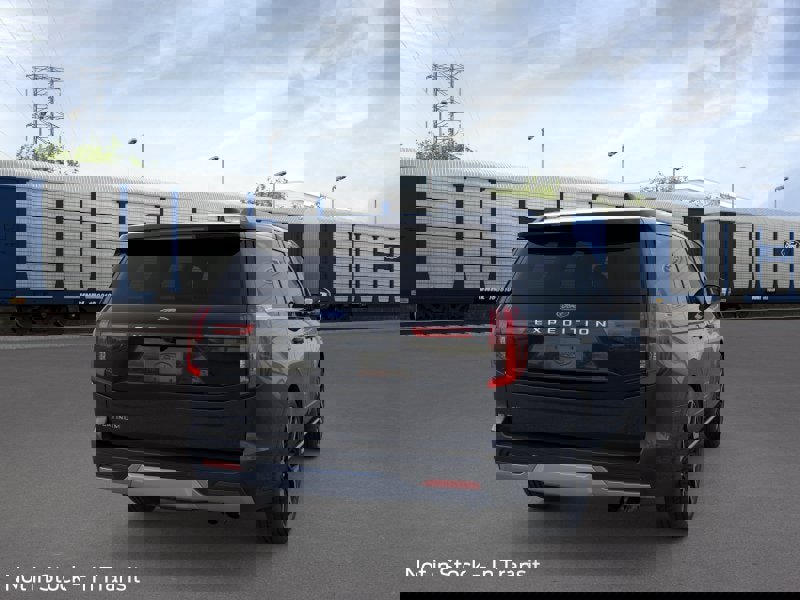 New 2026 Ford Expedition Platinum image 8