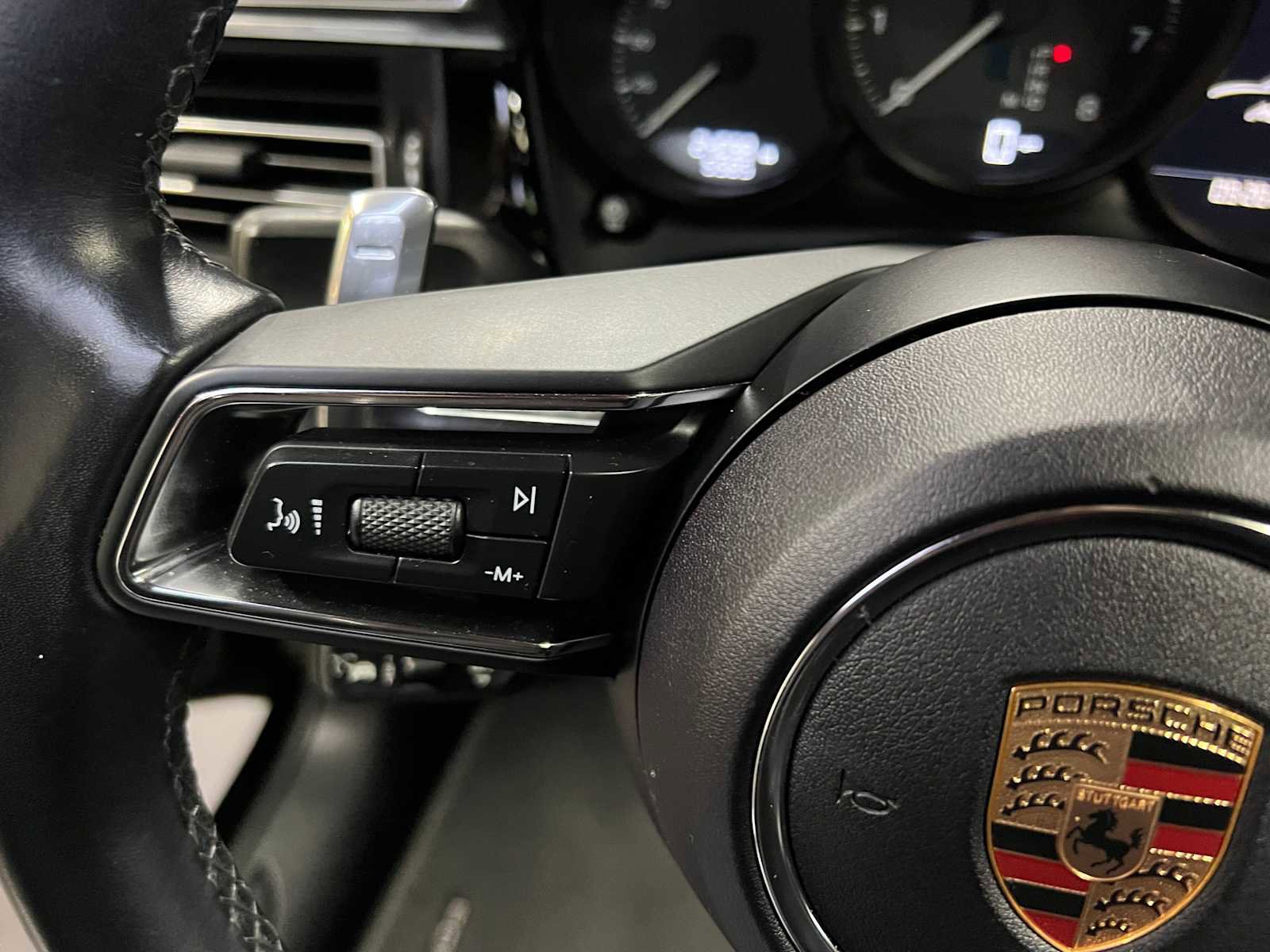 Used 2024 Porsche Macan image 28