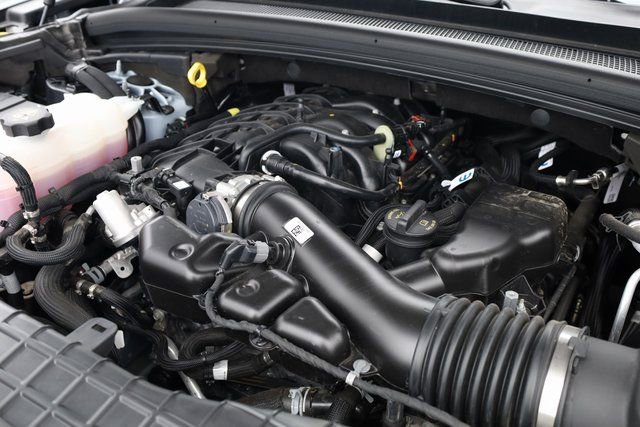 Used 2025 Jeep Grand Cherokee L Laredo w/ Luxury Tech Group I image 9