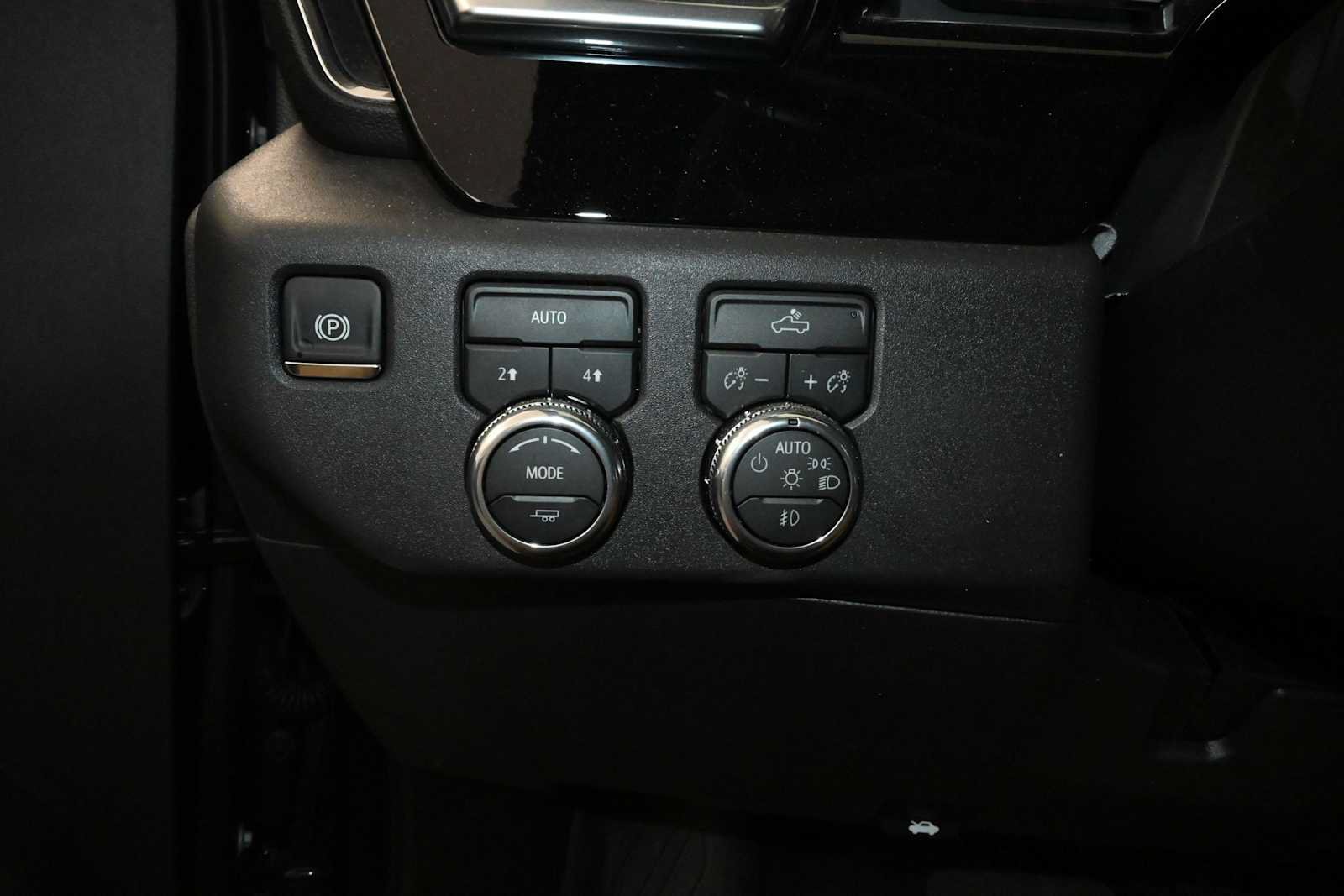 Used 2026 GMC Sierra 1500 Elevation w/ Elevation Select Package AWD/4WD image 12