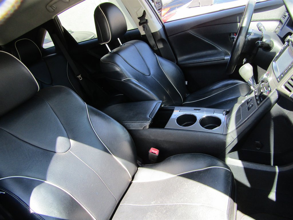 Used 2013 Toyota Venza XLE image 5