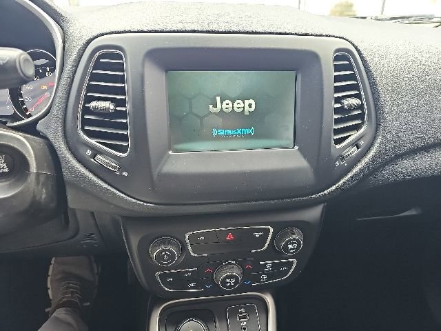 Used 2019 Jeep Compass Latitude w/ Cold Weather Group AWD/4WD image 18