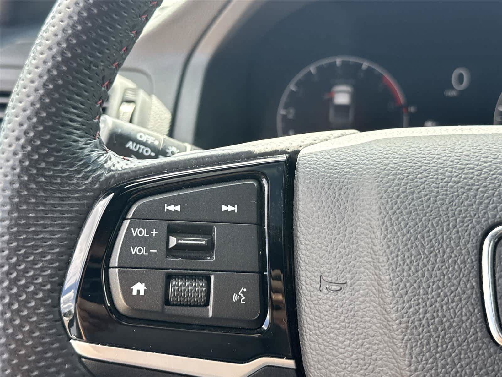 Used 2025 Honda Ridgeline Black Edition image 19