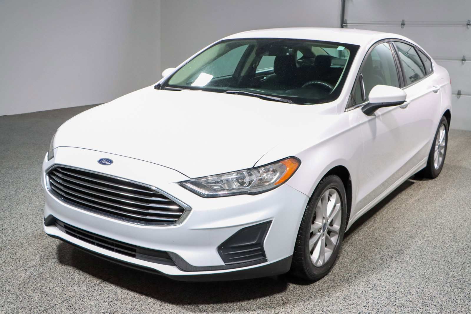 Used 2020 Ford Fusion SE image 29