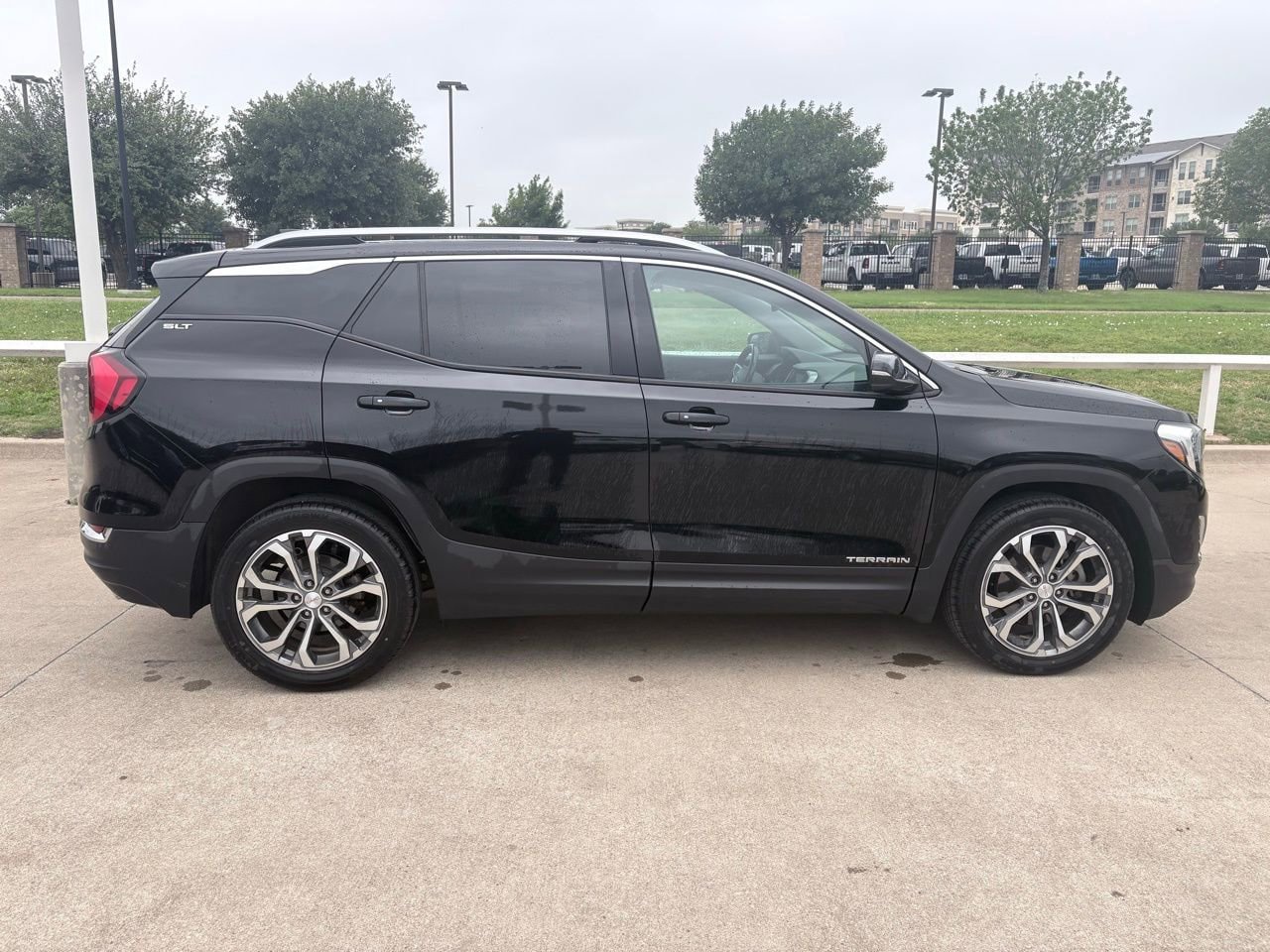 Used 2018 GMC Terrain SLT w/ Preferred Package FWD image 3