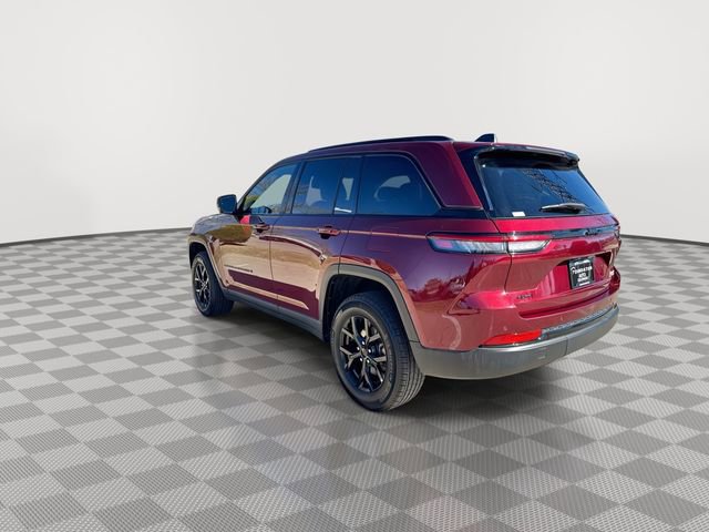 Used 2025 Jeep Grand Cherokee Altitude AWD/4WD image 6