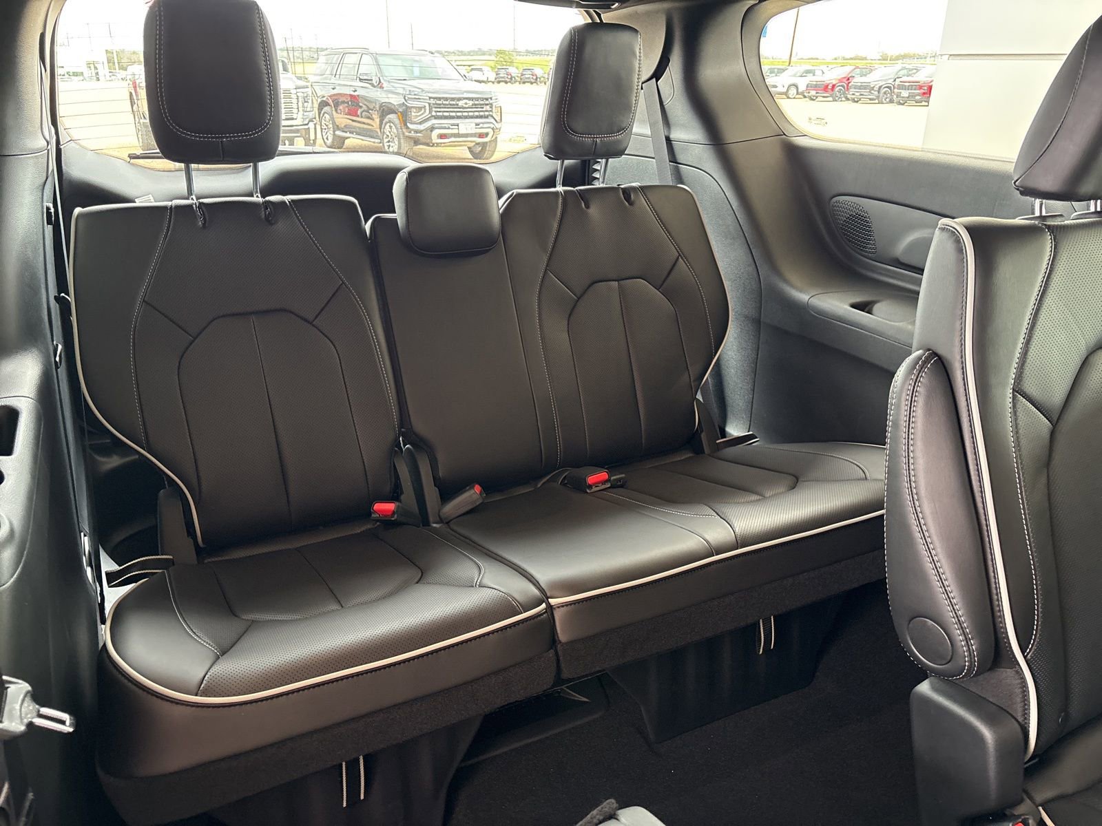 New 2026 Chrysler Pacifica Limited w/ S Appearance Package image 21