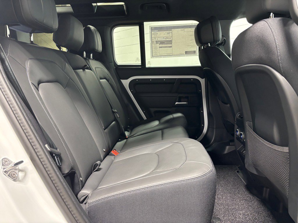 New 2025 Land Rover Defender 110 V8 image 39