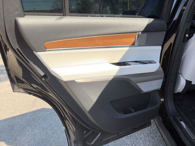 Certified 2026 Cadillac Vistiq Luxury AWD/4WD image 12