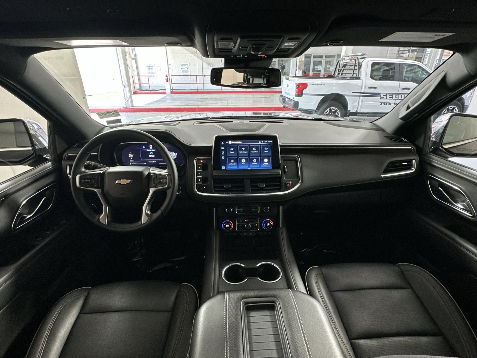 Used 2023 Chevrolet Tahoe Premier AWD/4WD image 23
