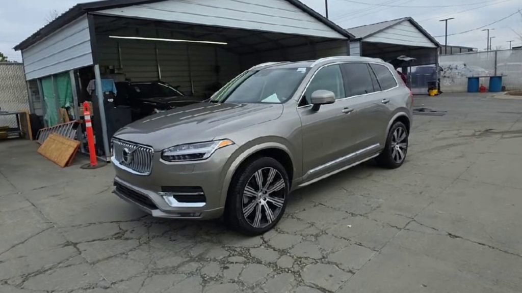 Used 2022 Volvo XC90 T6 Inscription w/ Advanced Package image 5