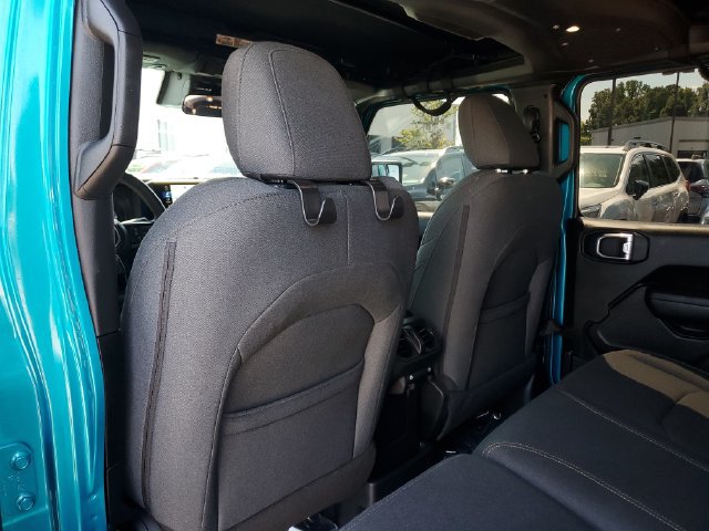 Certified 2024 Jeep Wrangler Unlimited w/ Convenience Group AWD/4WD image 14