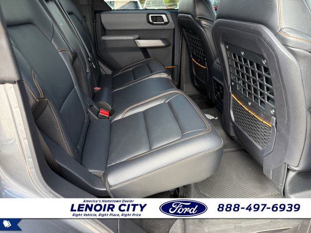 Used 2023 Ford Bronco Badlands image 12