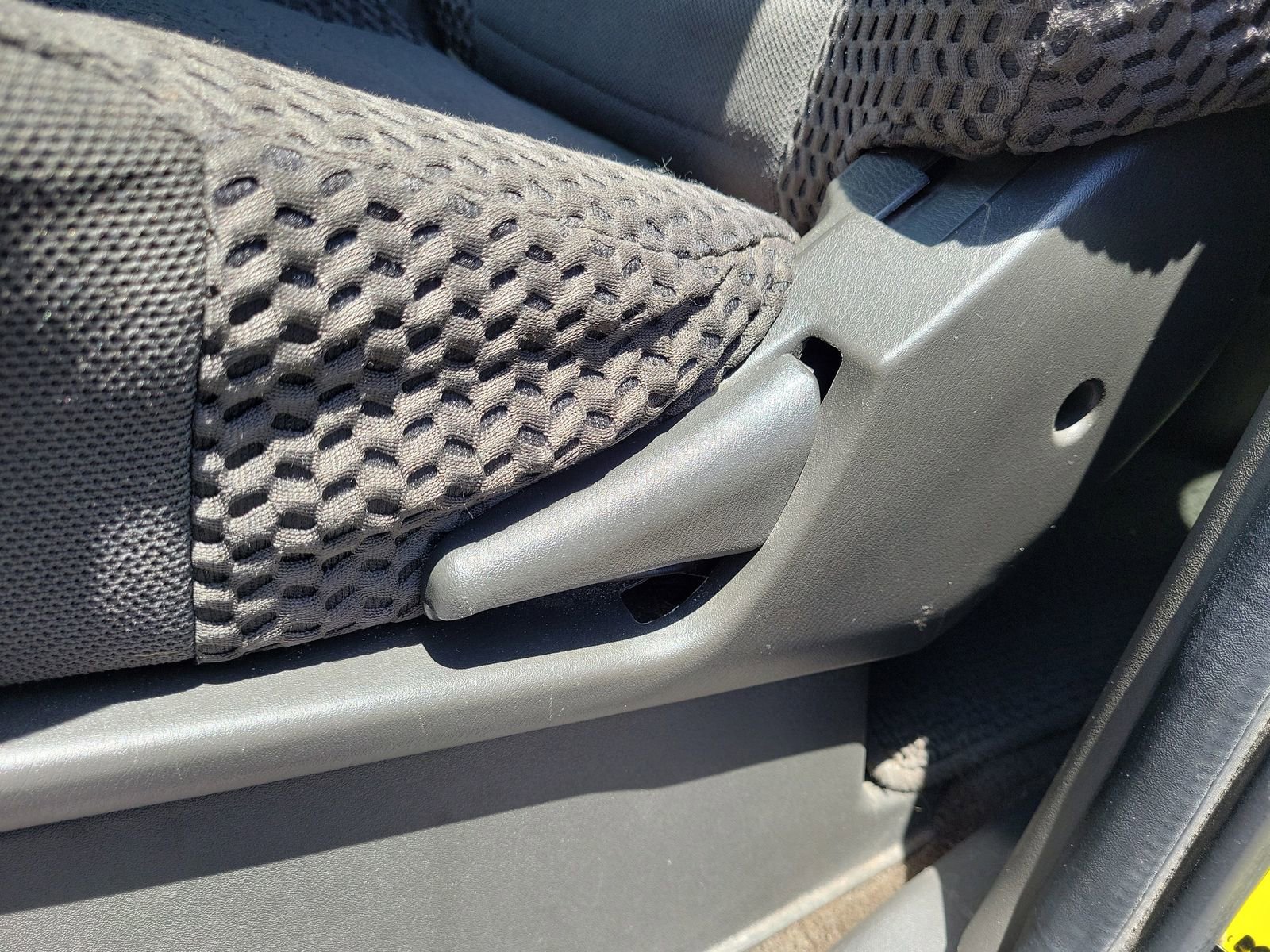 Used 2014 Nissan Frontier SV RWD image 13