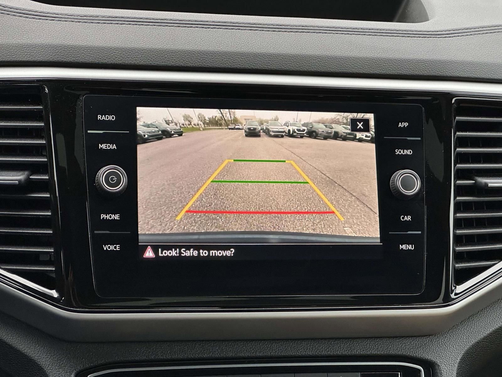 Used 2023 Volkswagen Atlas Cross Sport SE w/ Panoramic Sunroof Package image 18