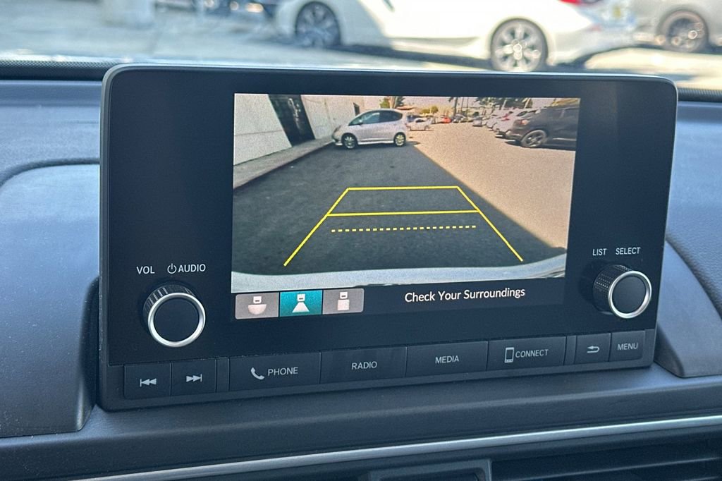 Used 2023 Honda Pilot LX image 17