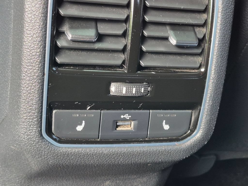 Used 2018 Volkswagen Passat 2.0T SE FWD image 23