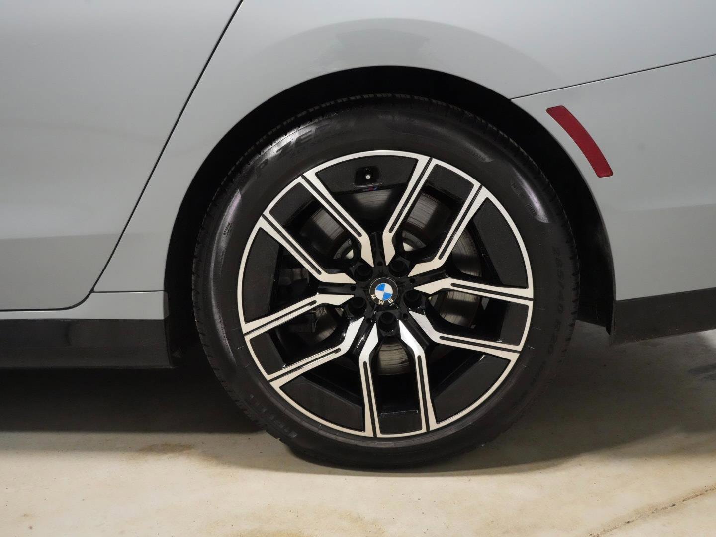 Certified 2023 BMW 760i xDrive w/ Parking Assistance Package image 35