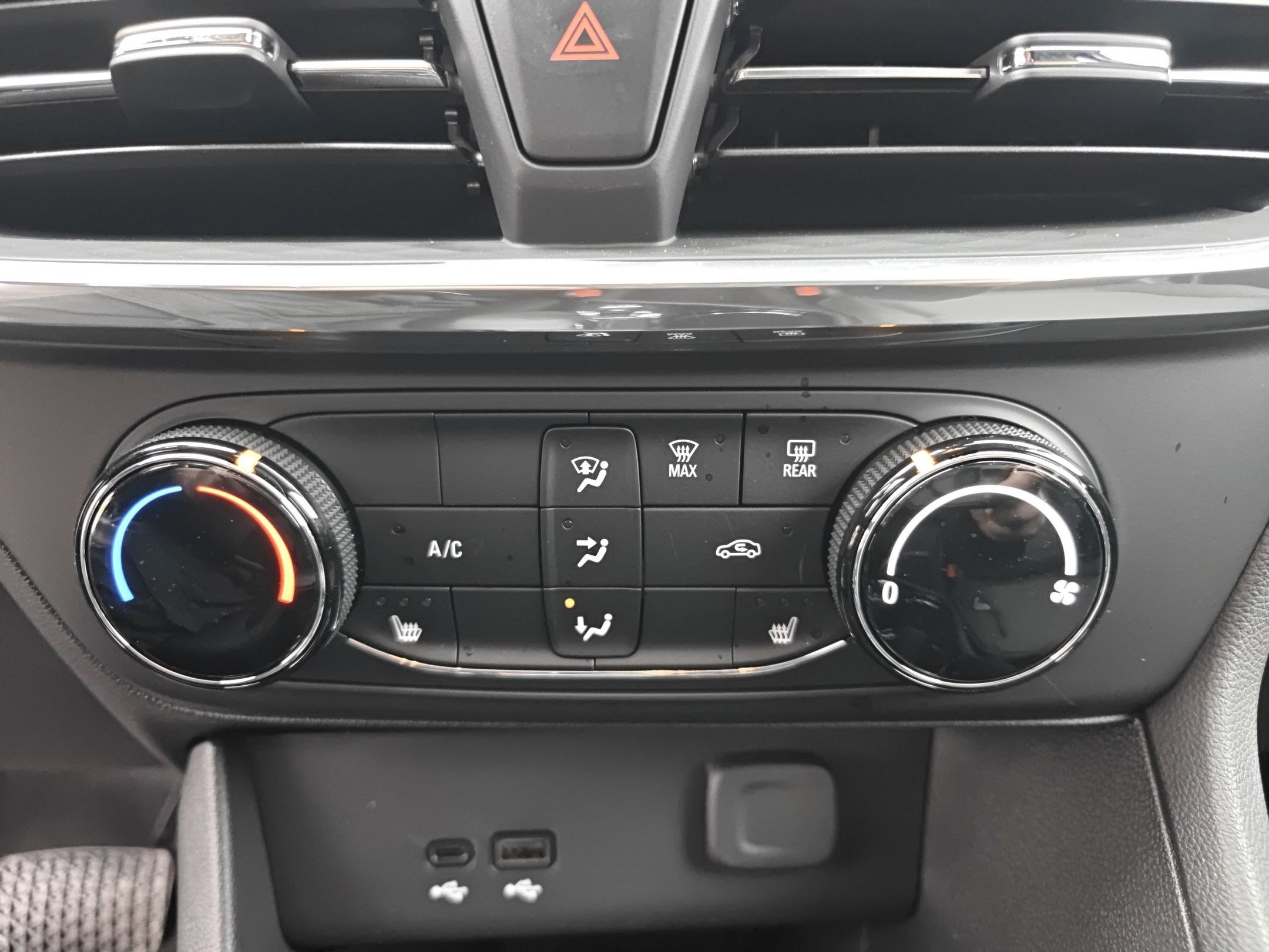 Certified 2026 Buick Encore GX Preferred w/ Comfort Package image 17