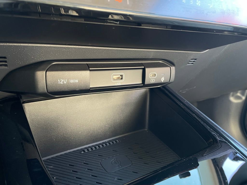 New 2025 Kia Niro EX Touring image 18