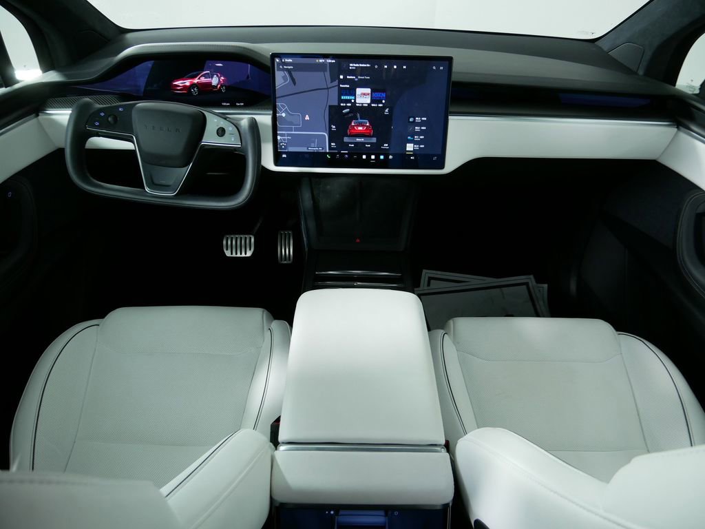 Used 2023 Tesla Model X Plaid image 17