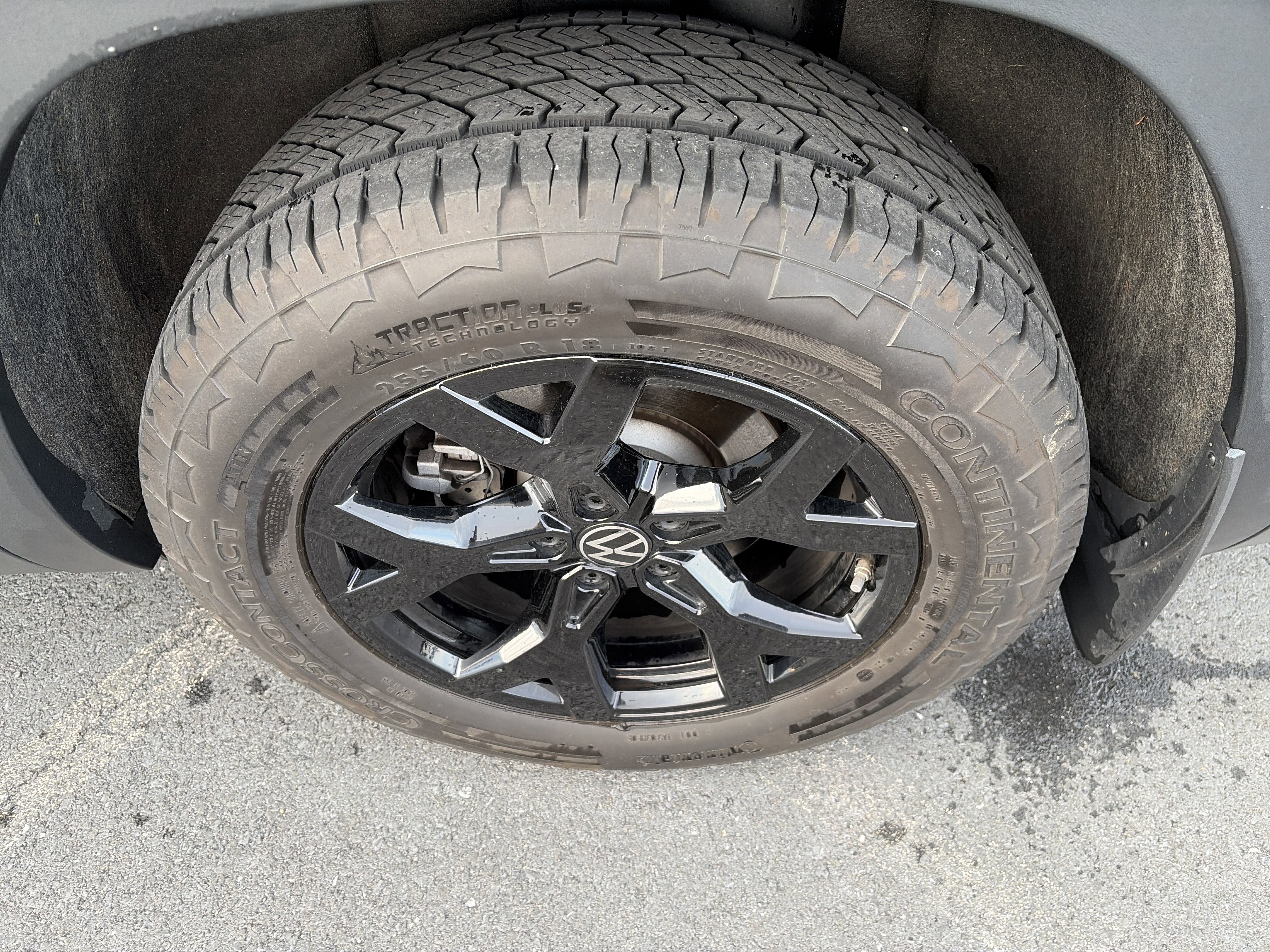 Used 2024 Volkswagen Atlas Peak Edition SE image 12