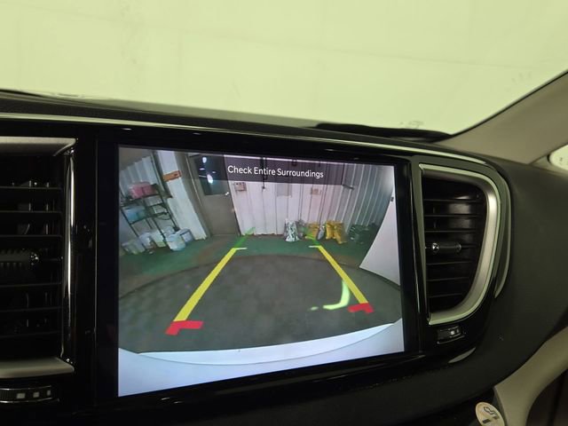 Used 2023 Chrysler Pacifica Touring-L image 19