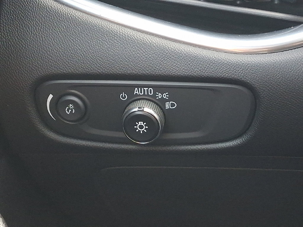 Certified 2020 Chevrolet Malibu Premier FWD image 25