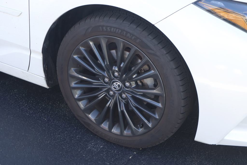 Used 2020 Toyota Avalon XSE w/ Carpet Mat Package FWD image 5
