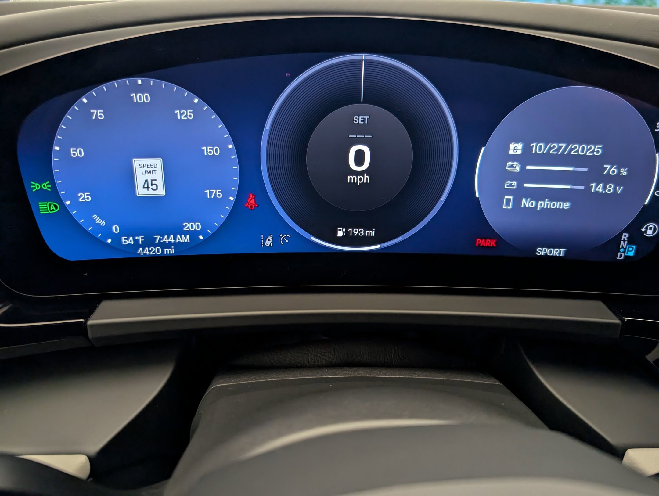 Certified 2025 Porsche Macan 4S Electric AWD/4WD image 23