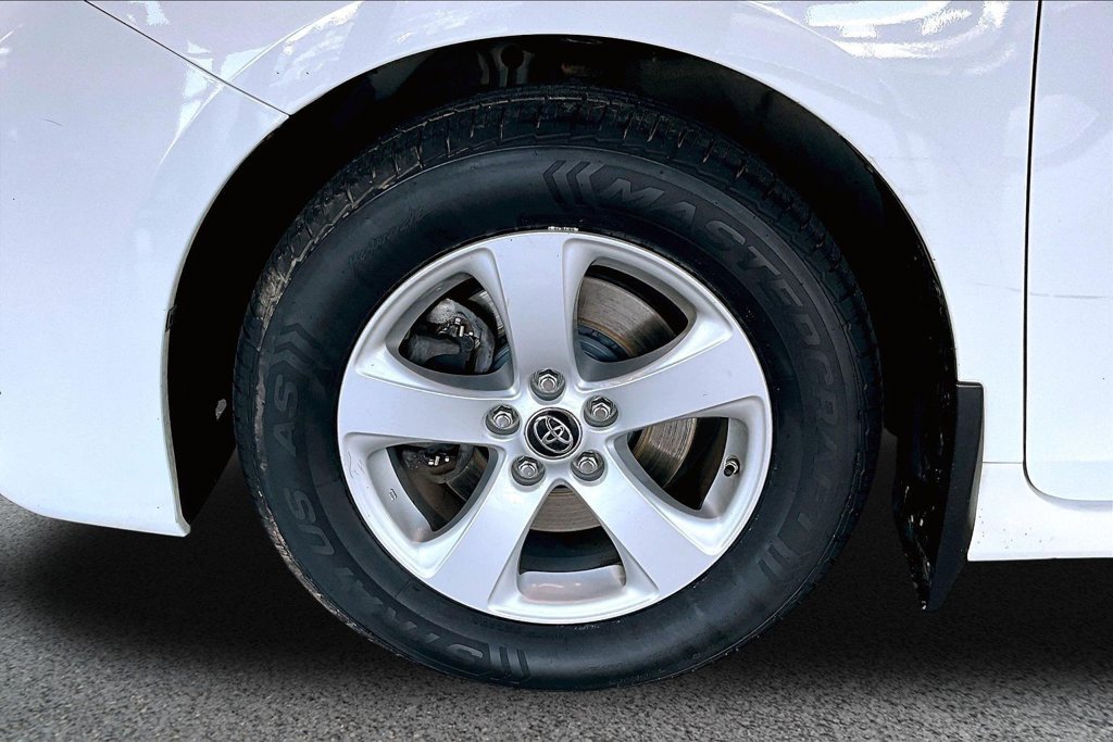 Used 2020 Toyota Sienna L FWD image 35