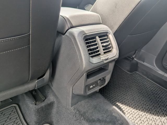 Certified 2022 Volkswagen Tiguan SEL R-Line image 17