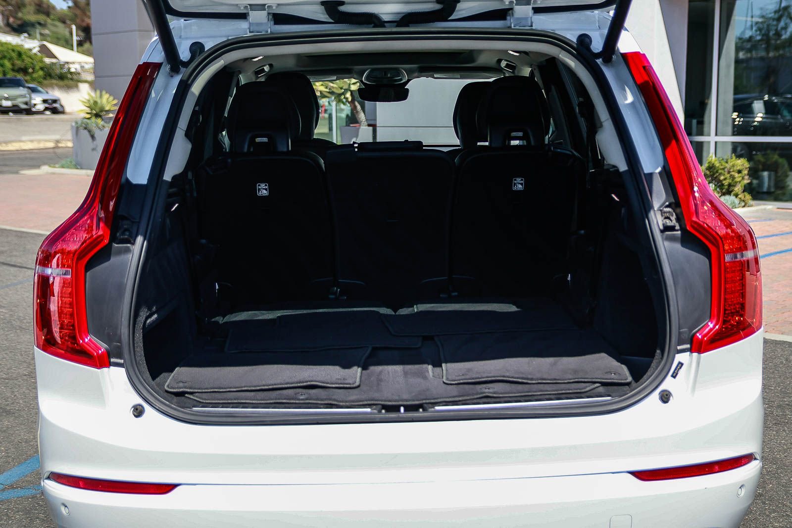 Used 2023 Volvo XC90 B5 Core image 29