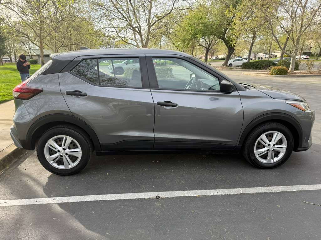 Used 2023 Nissan Kicks S FWD image 4