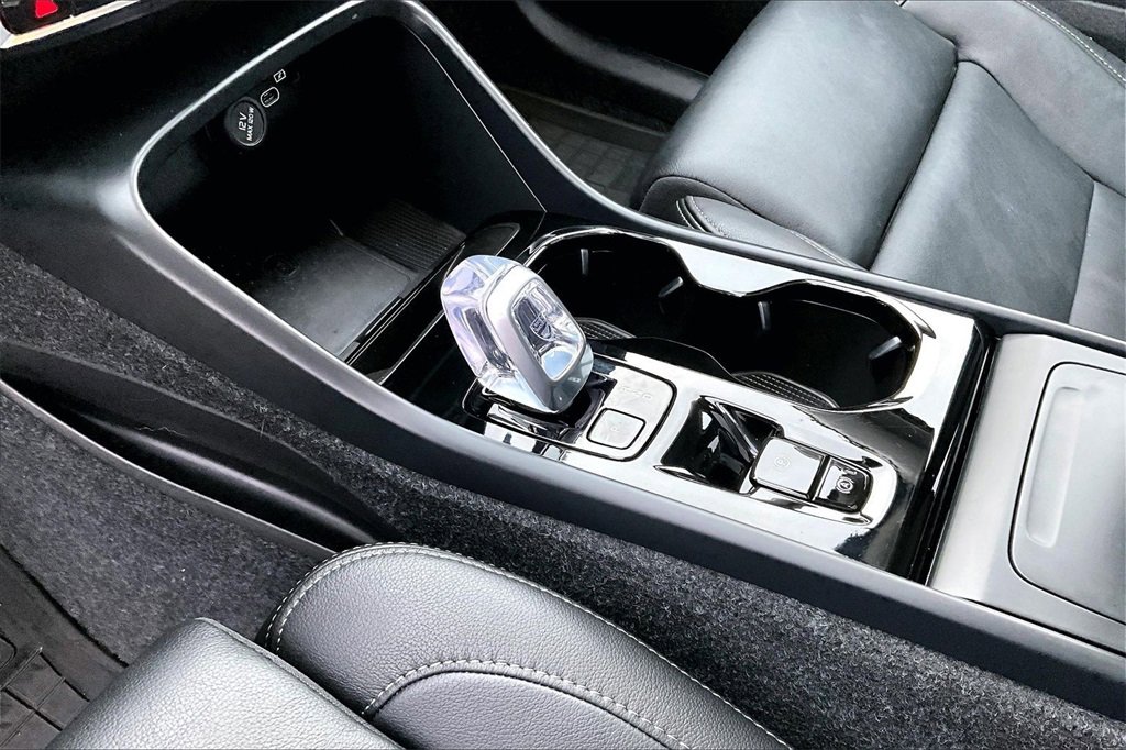 Used 2026 Volvo XC40 B5 Plus w/ Protection Package Premier image 17