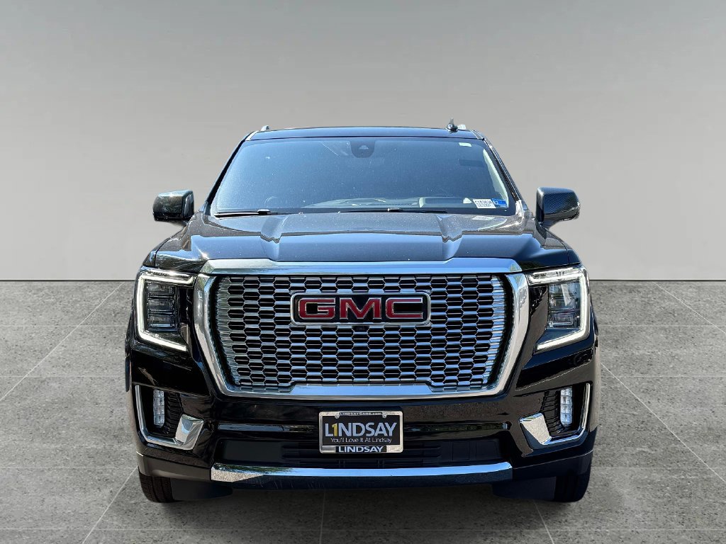 Used 2021 GMC Yukon Denali w/ Advanced Technology Package AWD/4WD image 8