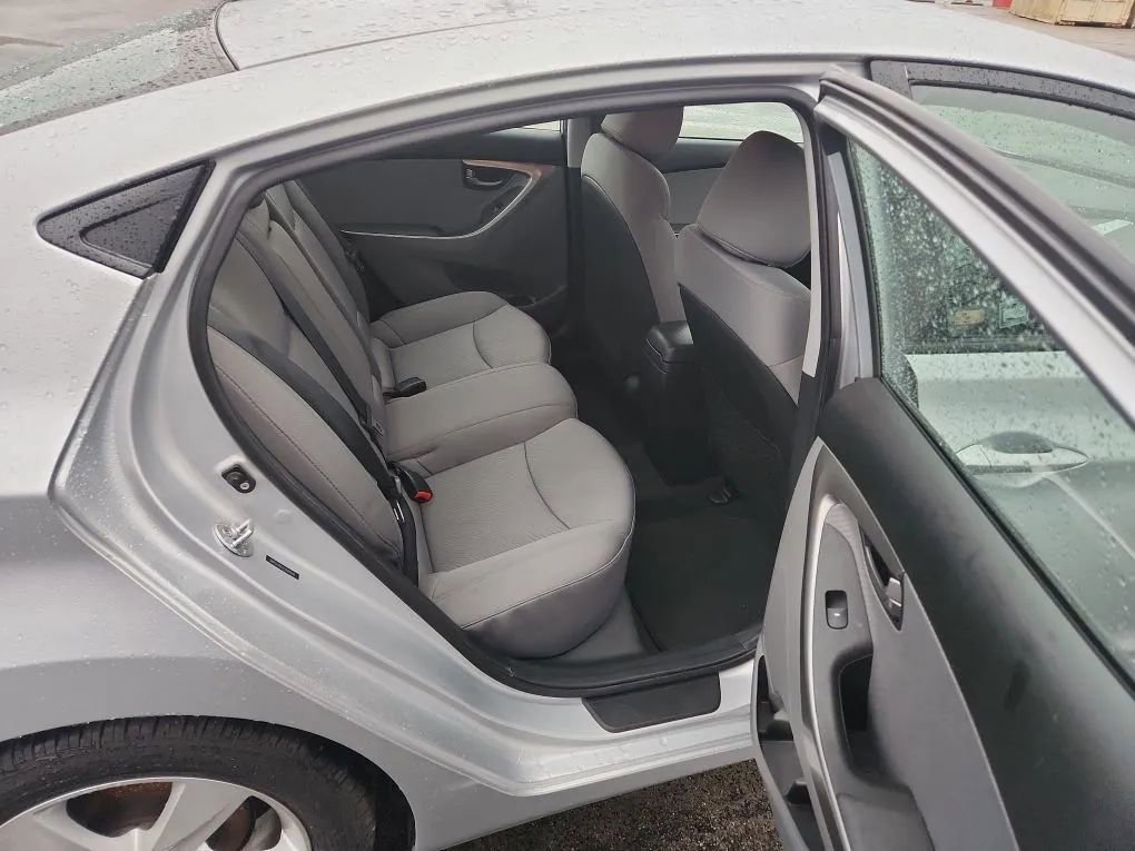 Used 2012 Hyundai Elantra GLS w/ Preferred Pkg 3 image 6