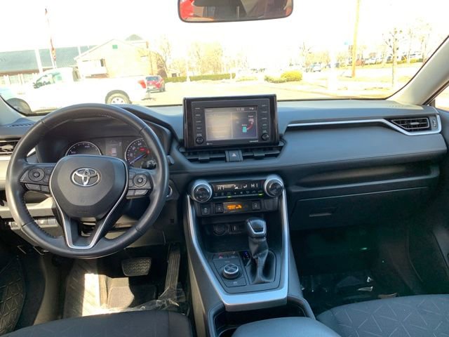 Used 2020 Toyota RAV4 XLE w/ XLE Grade Weather Package AWD/4WD image 16
