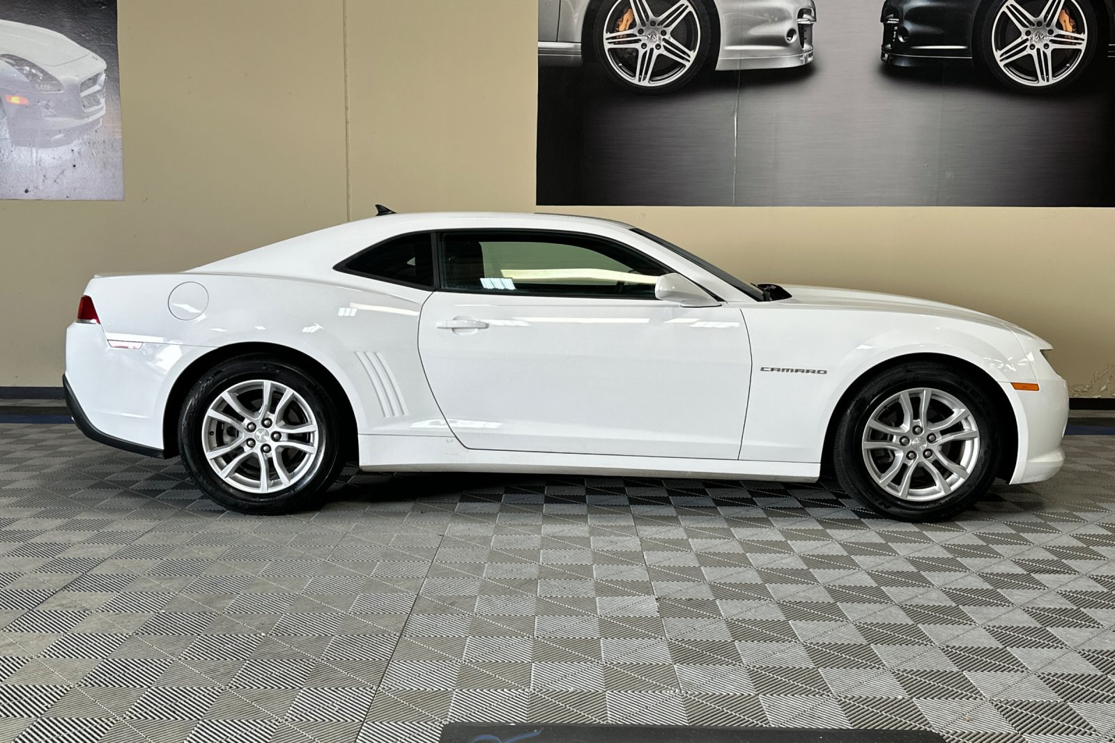 Used 2015 Chevrolet Camaro LS RWD image 3
