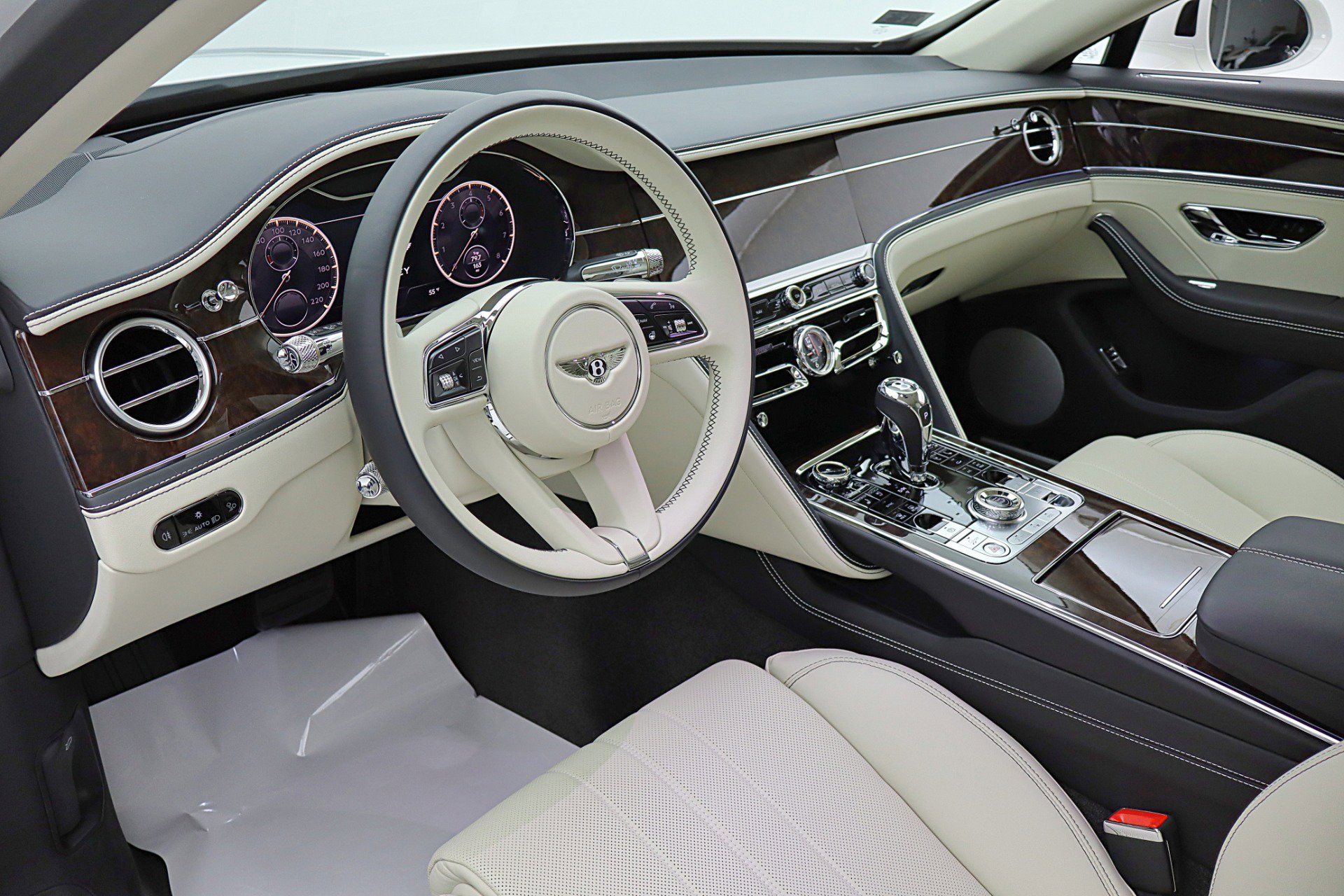 Used 2024 Bentley Flying Spur S V8 image 32