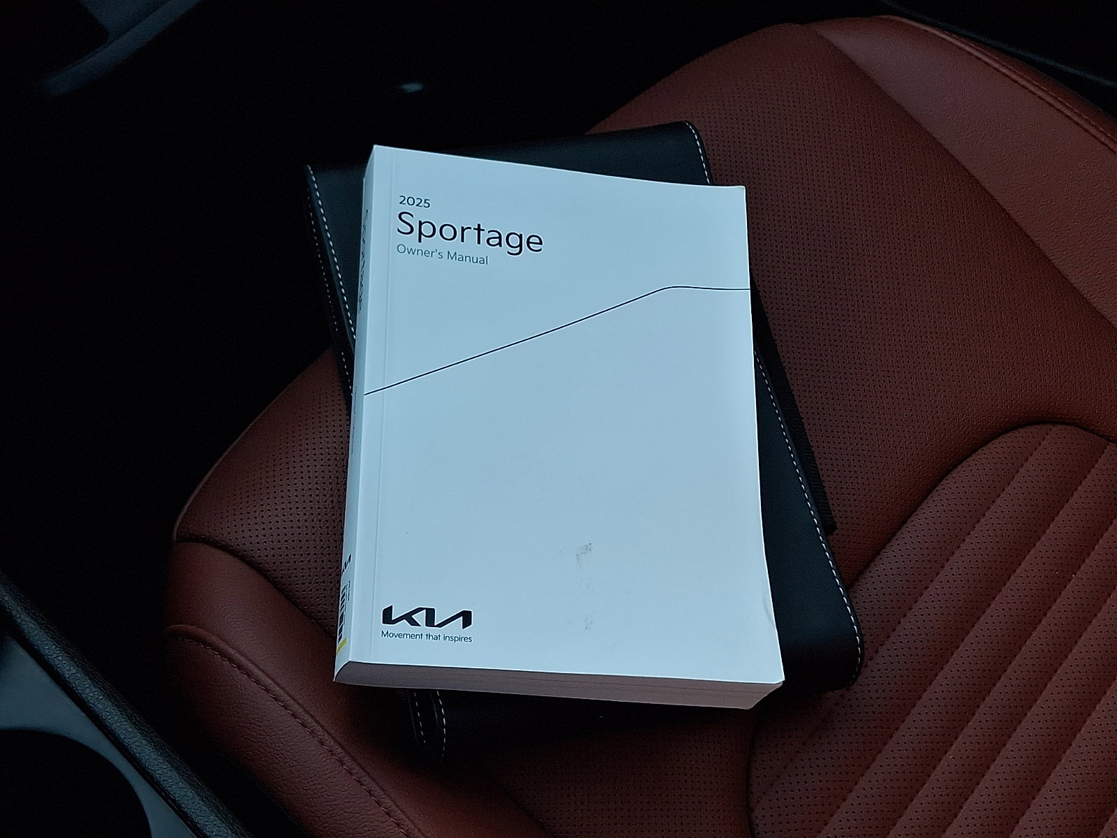 Certified 2025 Kia Sportage SX image 31