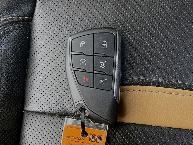 Used 2023 GMC Yukon XL AT4 w/ Technology Package AWD/4WD image 12
